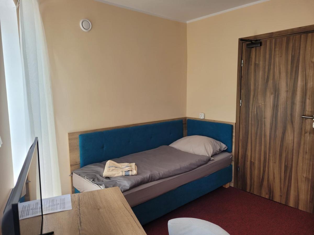 Zlote Pioro Bed & Breakfast Nisko Ngoại thất bức ảnh