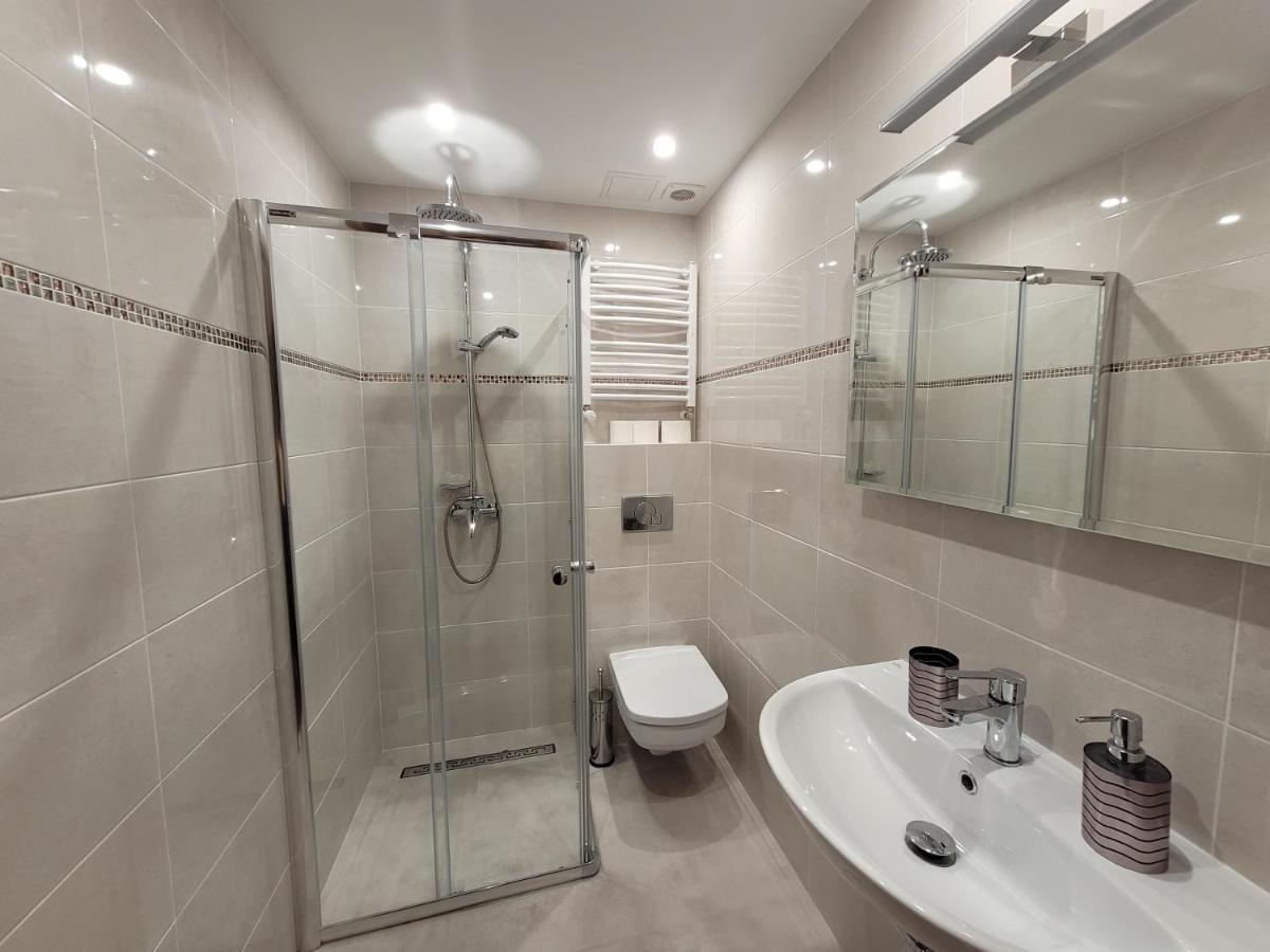 Zlote Pioro Bed & Breakfast Nisko Ngoại thất bức ảnh