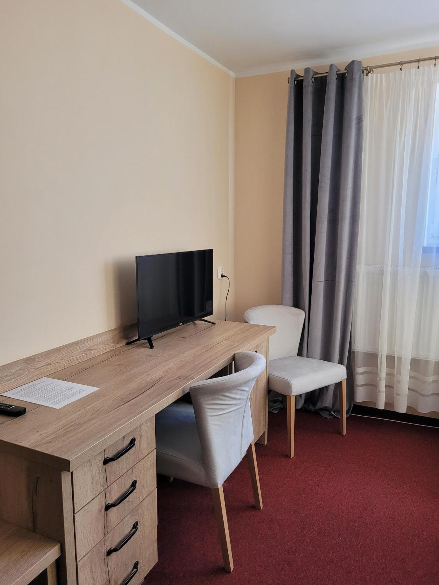 Zlote Pioro Bed & Breakfast Nisko Ngoại thất bức ảnh
